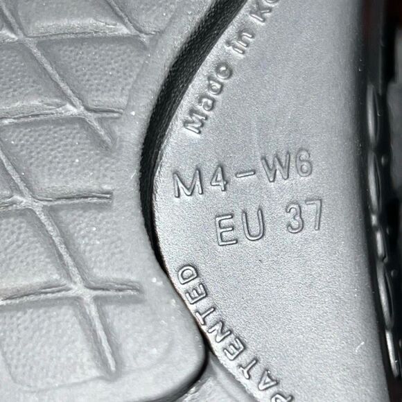 Adult Oofos OOriginal Black Recovery Sandals Size M 4 W 6 - Picture 6 of 6